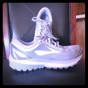 Brooks Ghost 10